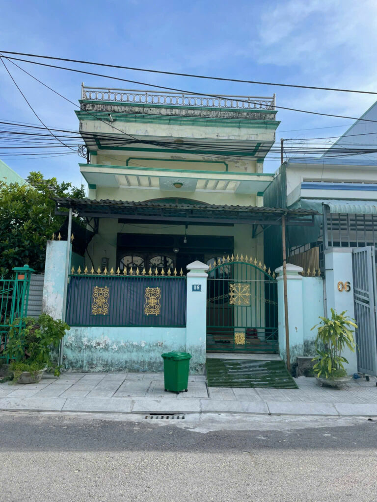 Bán đất tặng nhà 3 phòng ngủ gần chợ Thương Mại (Bàn Thạch)