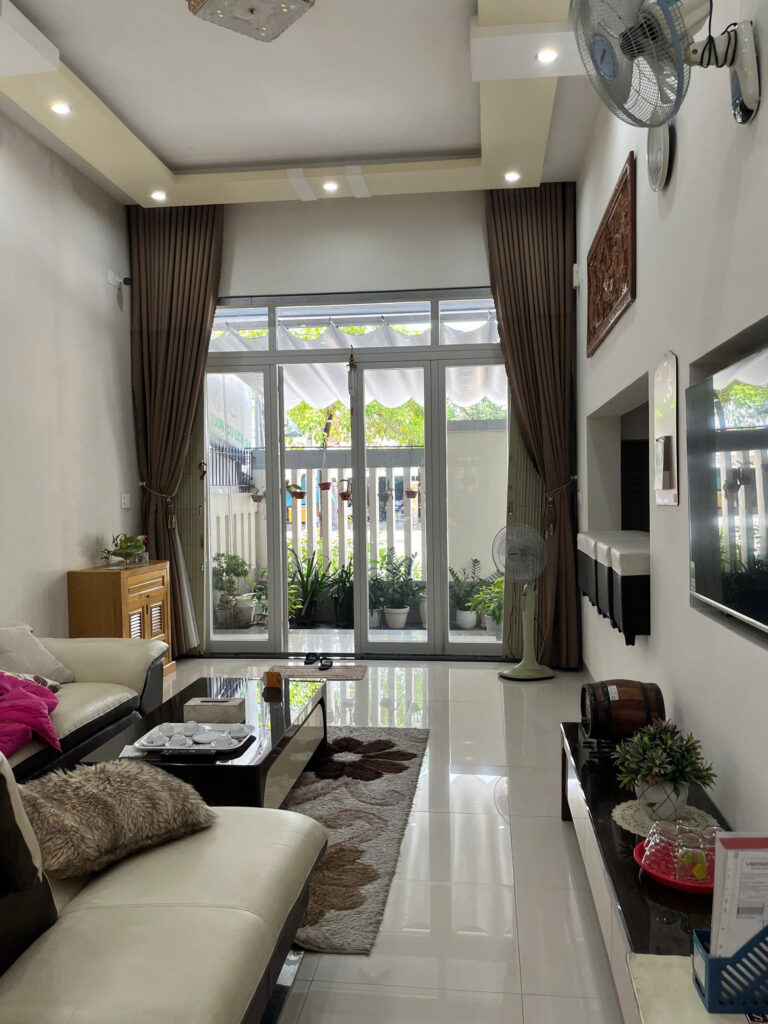 Nhà 3 tầng mới – full nội thất – mặt tiền Hồ Nghinh (Bàn Thạch) – 161m2